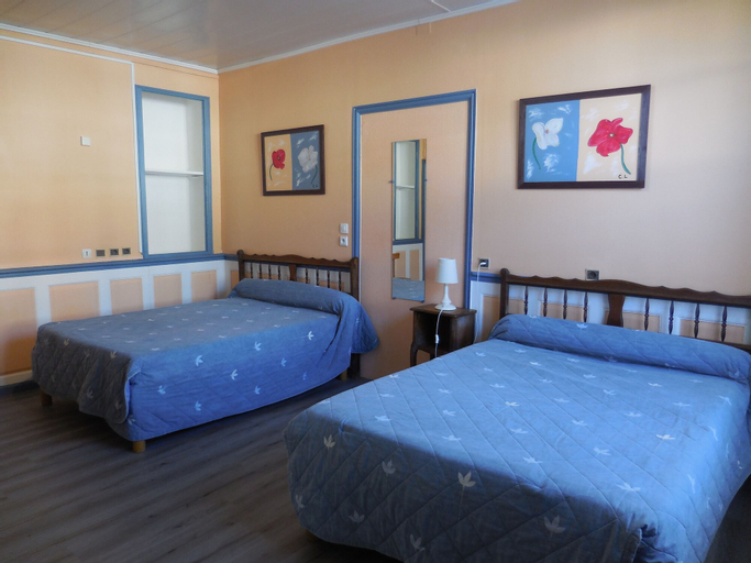 Bedroom 4, Hotel de la gare, Nièvre