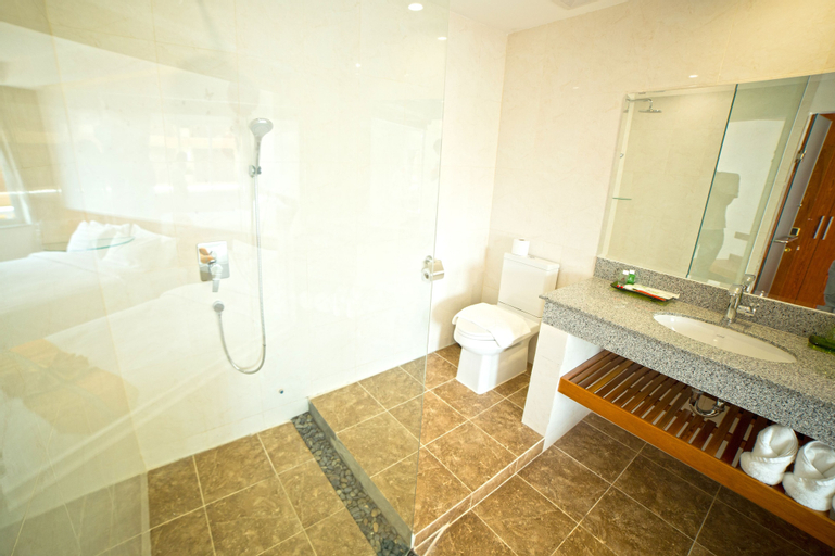 Bathroom 4