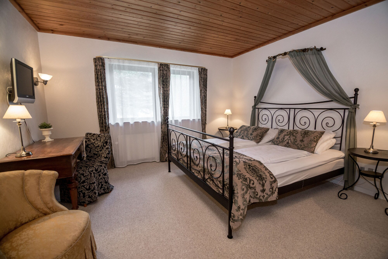 Bedroom 3, Dalby Hotel, Faxe