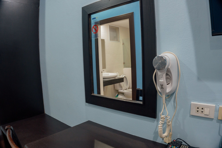 Bathroom 4, Ark Bar Beach Resort, Ko Samui