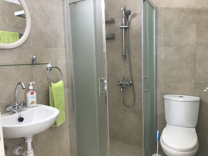 Bathroom, Agia Napa Nissi 3 bedroom flat