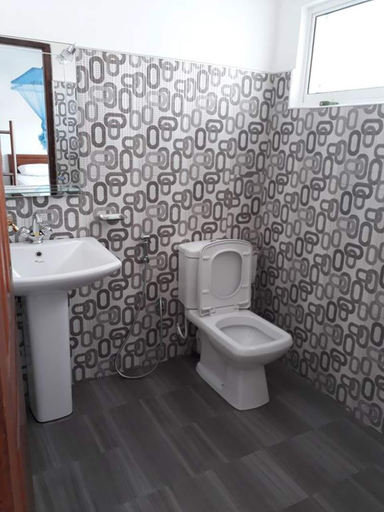 Bathroom 3, Anna Tourist Inn, Negombo