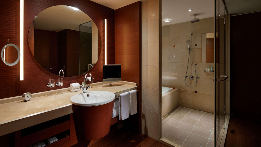 Bathroom 15