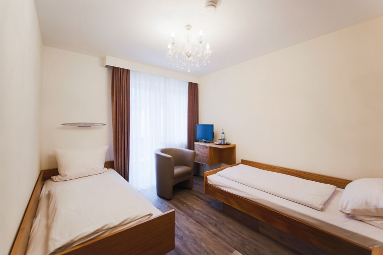 Bedroom 4, Hotel Filderhof, Esslingen