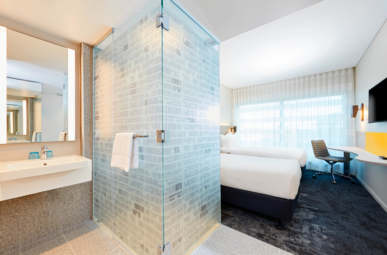 Bathroom 13