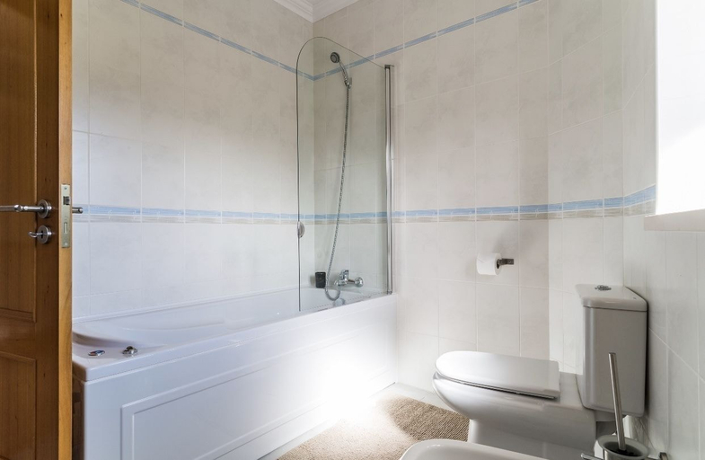 Bathroom 4, Casa da Foz, Caldas da Rainha