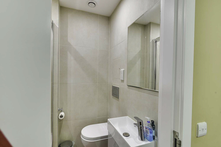 Bathroom 4, For Students Only - Oxford Circus near Regent's Park, London