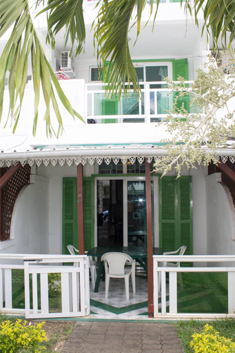 Exterior & Views 2, La Joliette Bungalow - Opposite Pereybere Beach