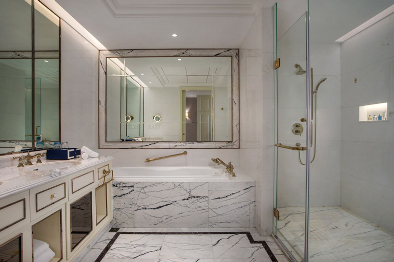 Bathroom 8