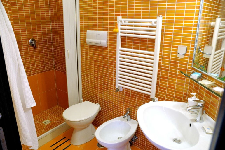 Bathroom 2, B&B Galatea, Salerno