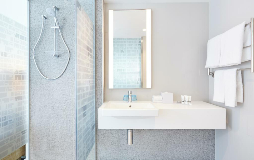 Bathroom 11
