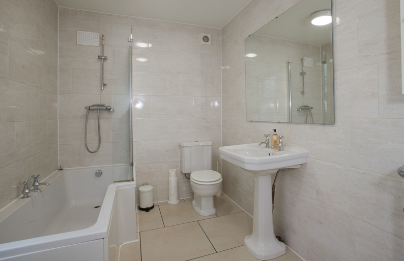 Bathroom 5, Victoria's place, Essex