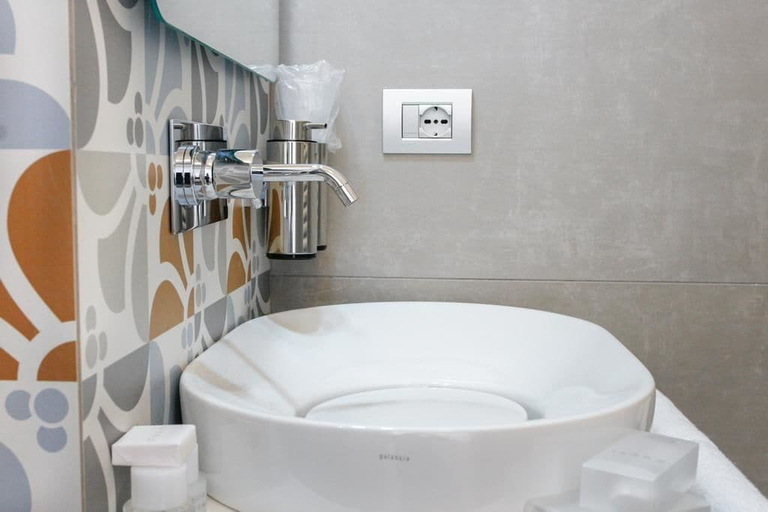 Bathroom 4, Casa Balmes, Lecce
