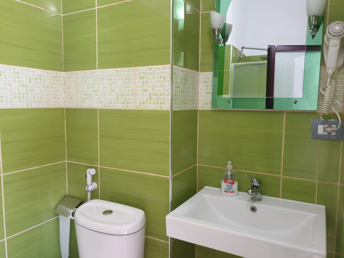 Bathroom 4, Hotel Imperial, Vlorës