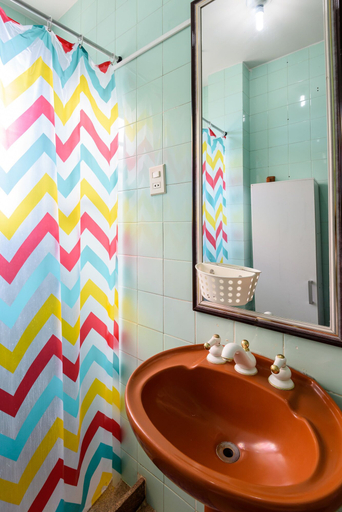 Bathroom 5, Omar do Rio - JN1603, Rio de Janeiro