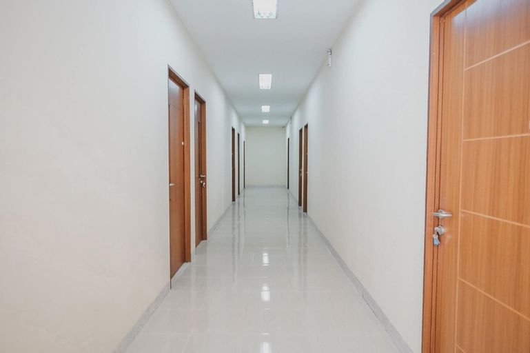 RedDoorz Plus near Plaza Blok M, South Jakarta