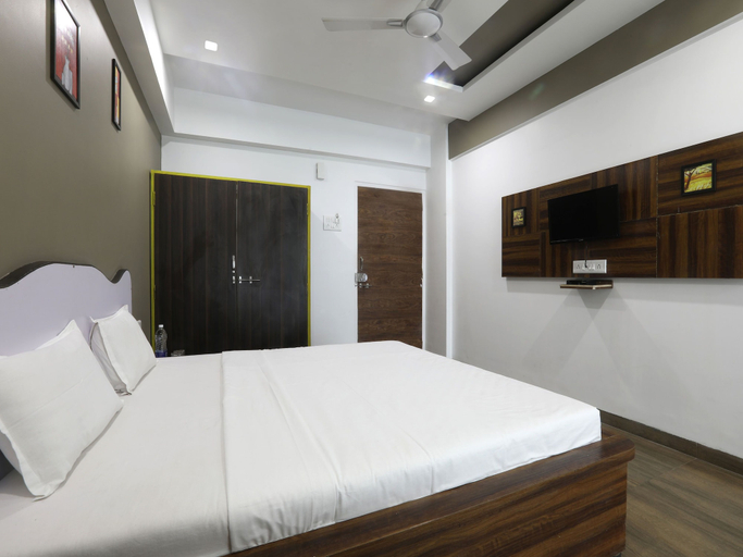 Bedroom 3, Hotel White House Beach resort, Raigarh