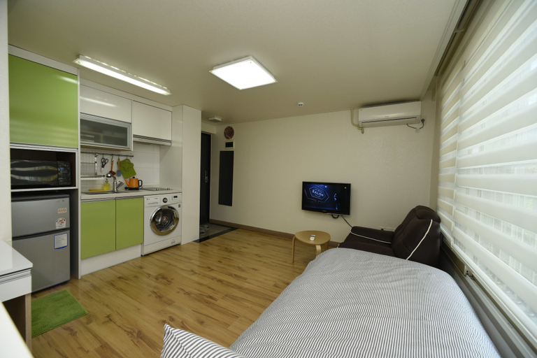 Others 5, Y Blue, Seocho