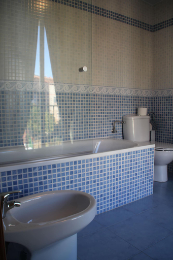 Bathroom 4, Hostal Zaguan, Cáceres