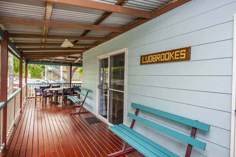 Others 5, Ludbrookes, Magnetic Island