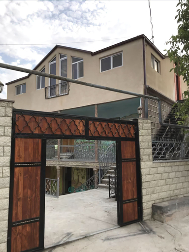 Garni Bread House,