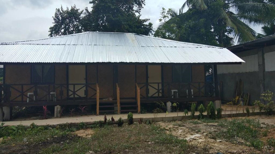Nelmann's Nipa Huts, San Vicente