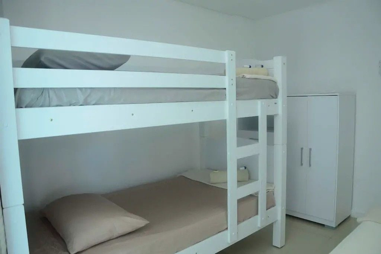 Bedroom 3, Lindo Amplo 3 Quarto em Pr��dio Frente Mar, Cabo Frio