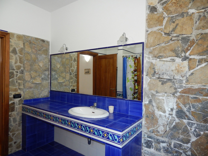 Bathroom 4, ALTANA, Salerno