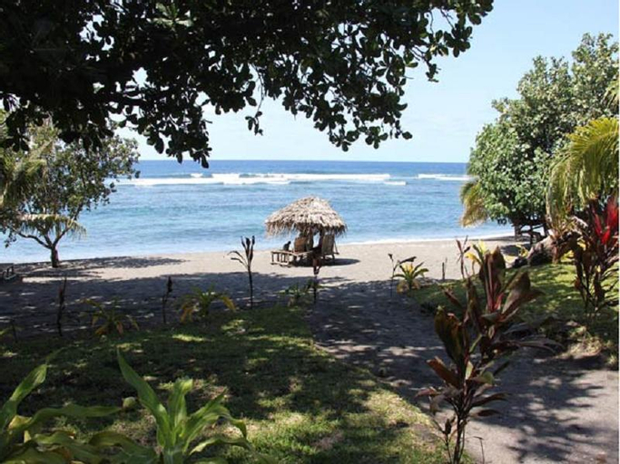 Friendly Beach, Whitesands
