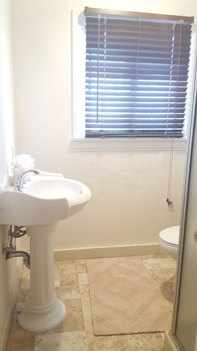 Bathroom, Relaxing Beverlywood house with bbq, Los Angeles