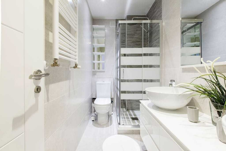 Bathroom 4, Apartment - Near Gran Via Street, Madrid