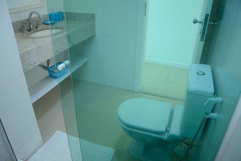 Bathroom 5, Lindo Amplo 3 Quarto em Pr��dio Frente Mar, Cabo Frio