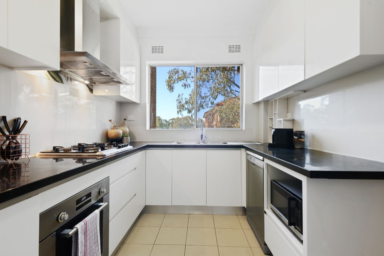 Others 5, HomeHotel - Luxury Close to Train Station, Sydney