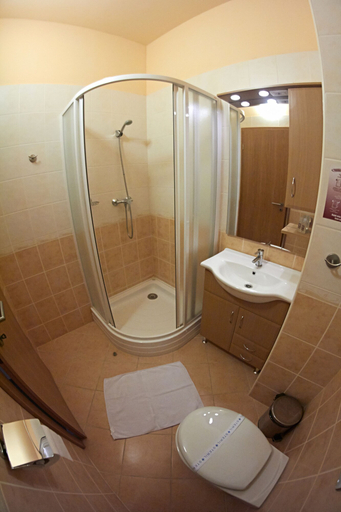 Bathroom 4, Fordan Hotel, Pécs