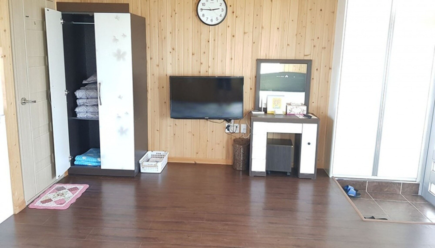Others 5, Feeling Good House, Jeju