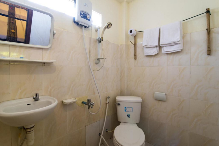 Bathroom 4, Happy Zone Hostel, Siem Reap