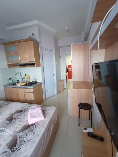 2 BR Apartment Green Pramuka City By Travelio, Central Jakarta