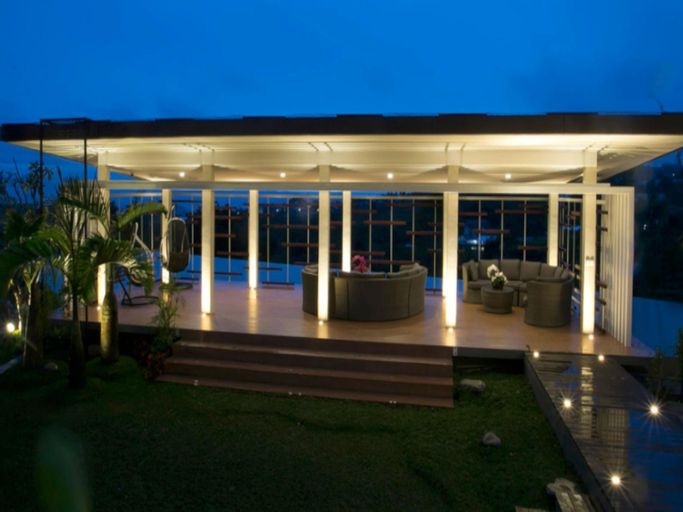 Moscato Hotel and Cafe, Bandung