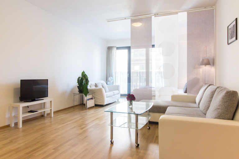 New Modern Apartment with Zizkov Parking, Praha 3