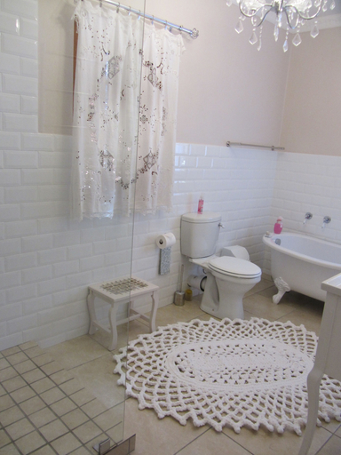Bathroom 3, Aan-den-Weg, Cape Winelands