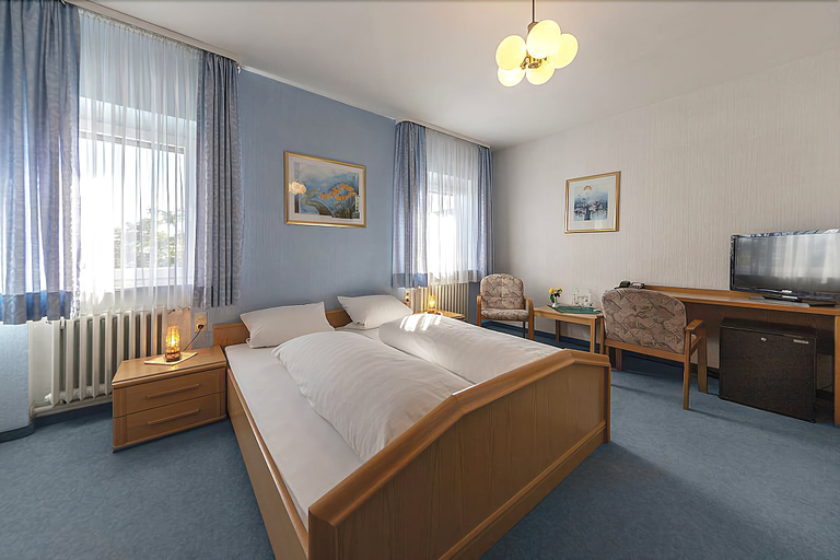Bedroom 2, Hotel Bergfried, Hohenlohekreis