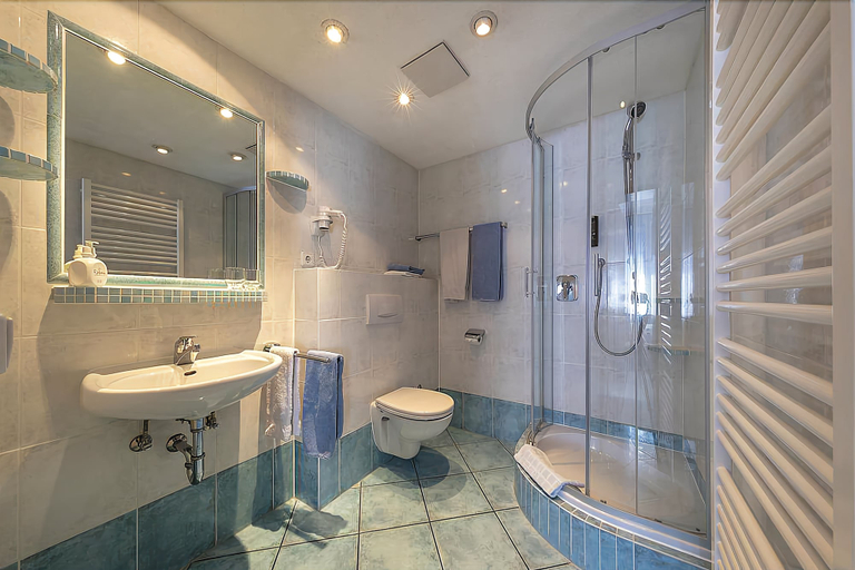 Bathroom 4, Hotel Bergfried, Hohenlohekreis