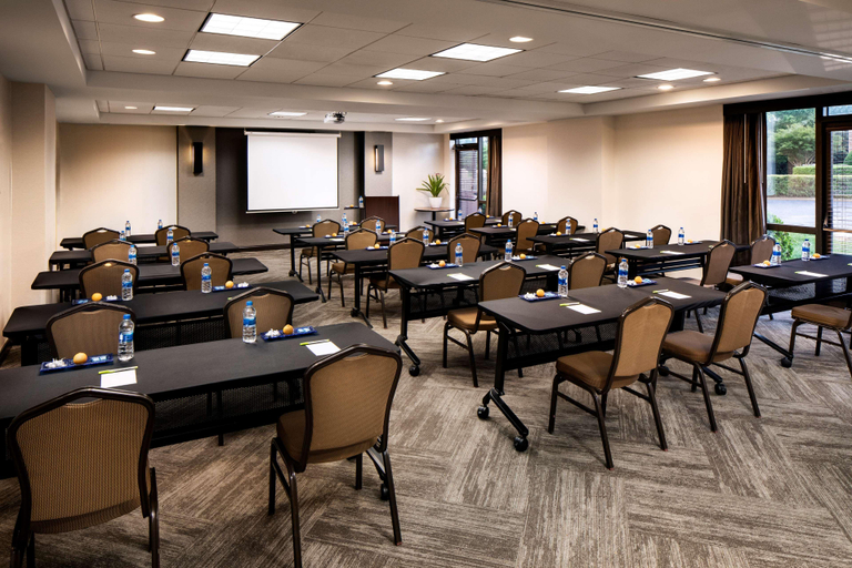 Food & Drinks 5, Hyatt Place Charlotte/Arrowood, Mecklenburg