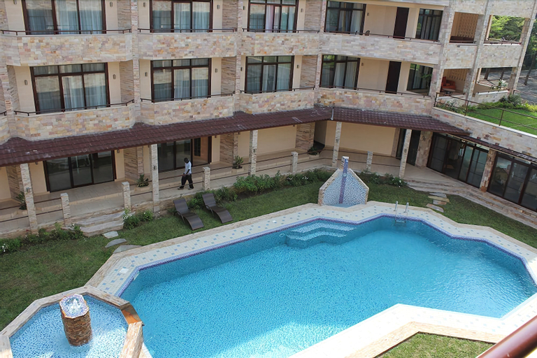 Roca Golf Hotel, Buyenze