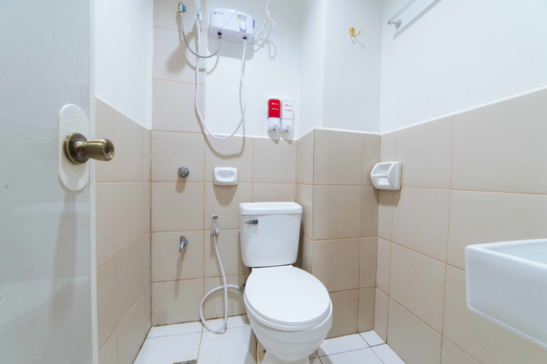 Bathroom, RedDoorz @ Bacaca Road Davao, Davao City