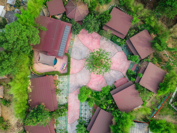 Kirina Retro House, Pai