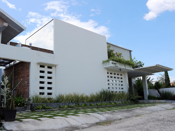 OYO 1098 Rego Hotel (temporarily closed), Palu