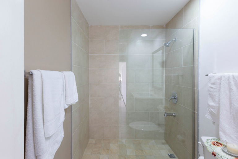 Bathroom 4, I Heart JA Affordable Luxury at The Bromptons