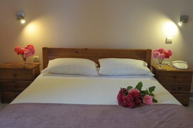 Bedroom 4, Hotel Afrika, West Greece