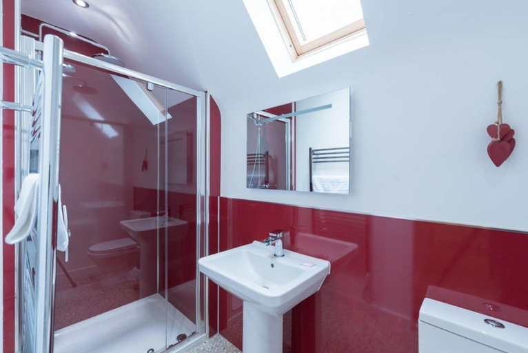 Bathroom 3, Lord Galloway 35, Dumfries and Galloway
